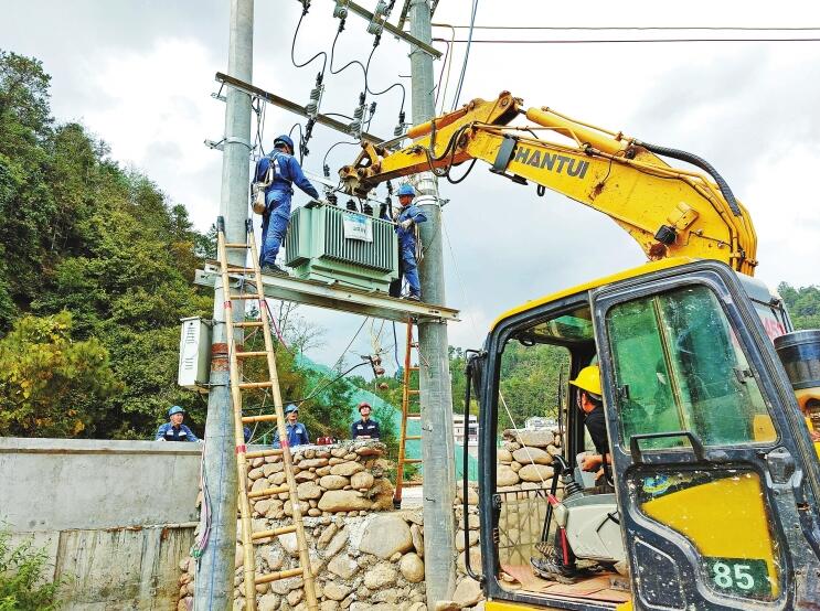 南方電網公司加強農村電網建設，以充足電力激發鄉村活力
