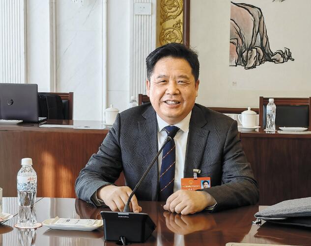 加快能源技術創新 促進成果轉化——訪全國人大代表、中國科學院寧波材料技術與工程研究所所長黃政仁