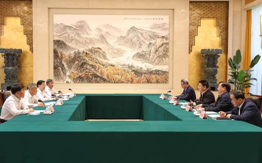 雷鳴山、韓君拜會(huì)湖北省委書記王蒙徽、省長(zhǎng)王忠林