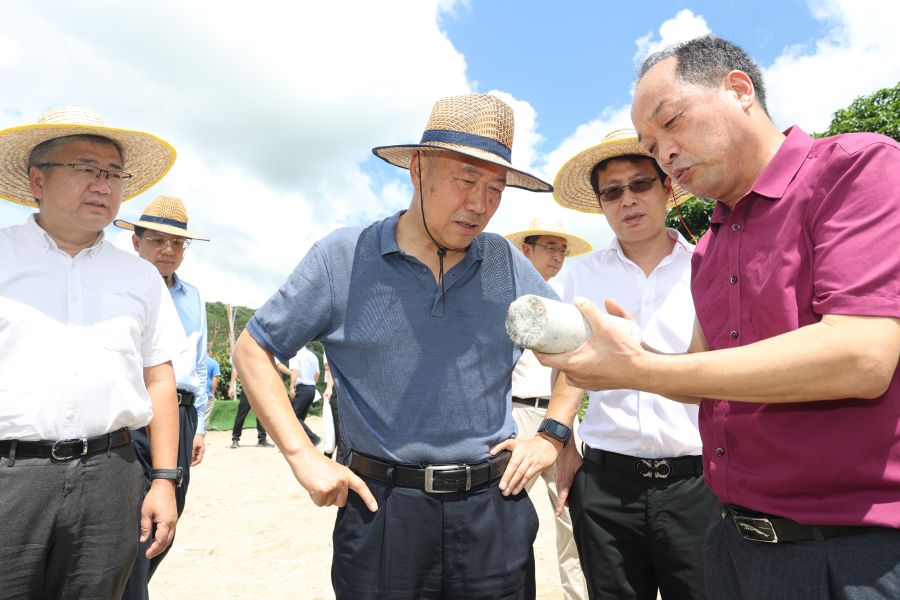 雷鳴山調研三峽集團海南區域工作