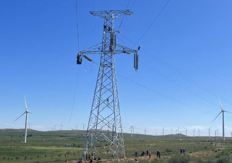 220千伏海春線、中海油化德風電場35千伏集電線路順利改造完成