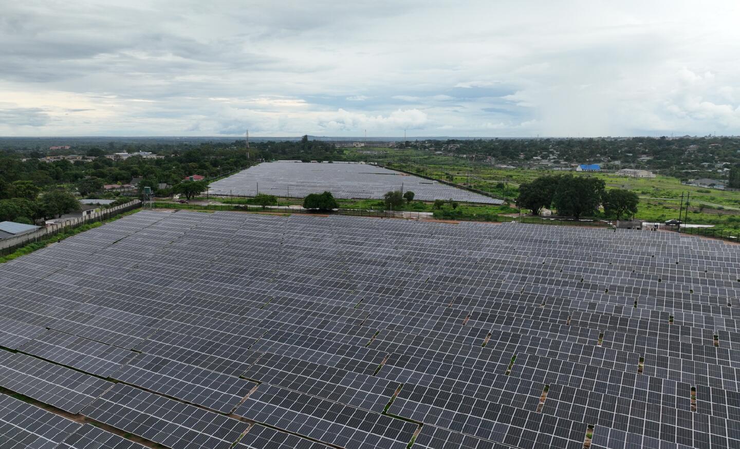 中國電建承建的光伏電站擴建項目在贊比亞并網發電