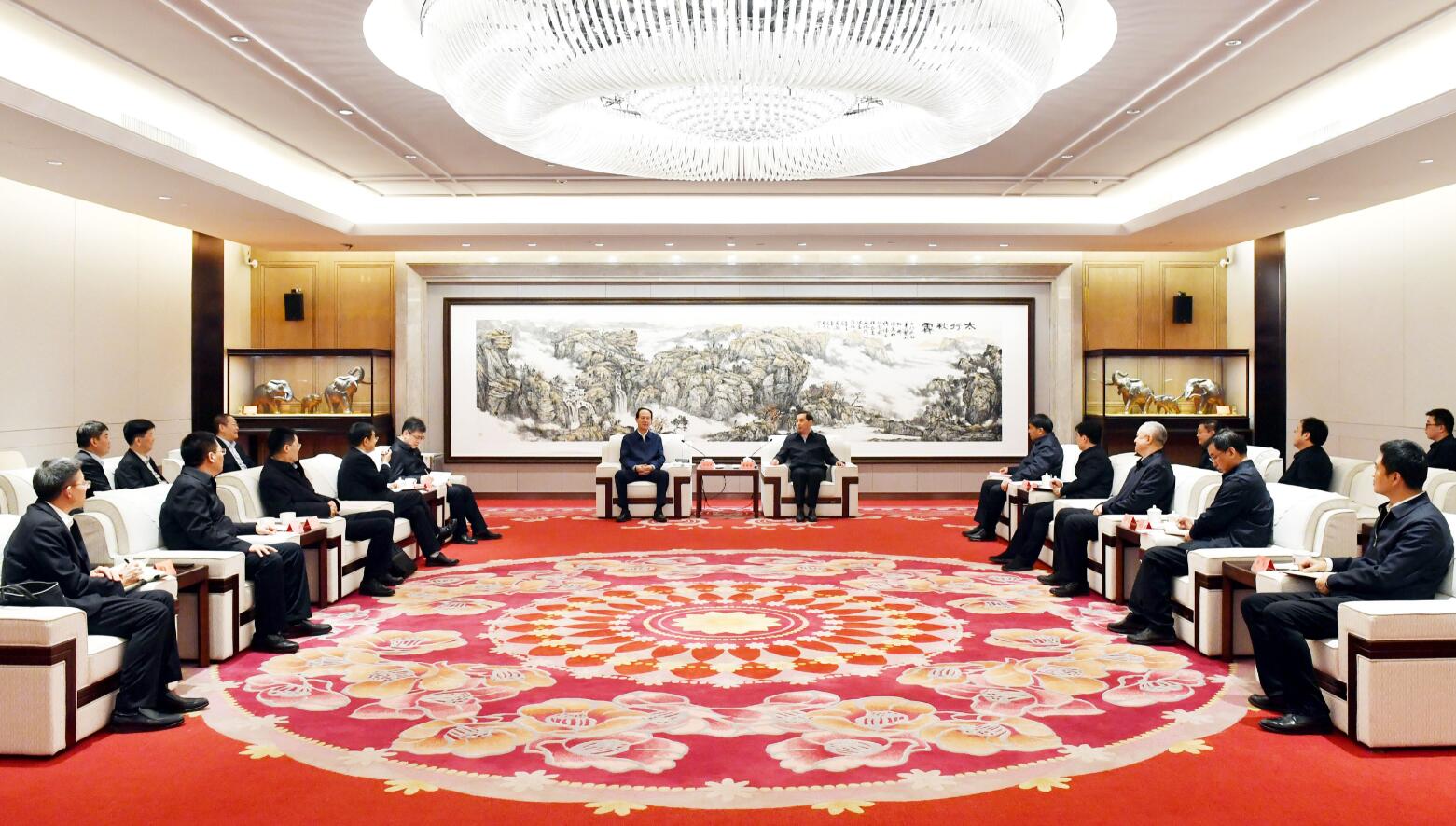 中國電建黨委書記、董事長丁焰章與河北省委常委、石家莊市委書記張超超會談