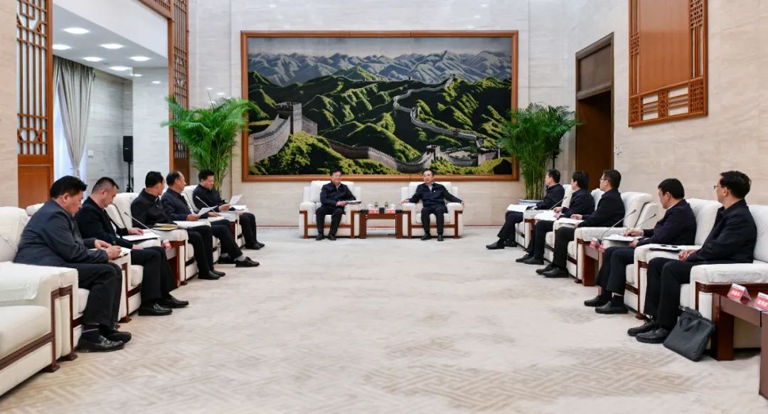 大唐集團黨組書記、董事長鄒磊與青海省海南州委書記呂剛、州長尕瑪朋措會談