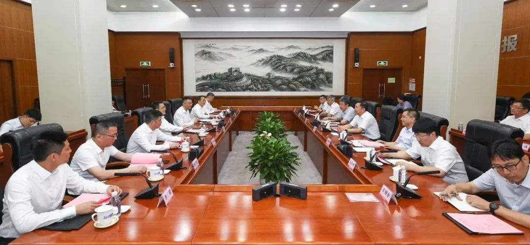 中核集團黨組副書記、總經理顧軍會見蘇州市委副書記、市長吳慶文一行