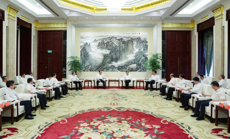 中國電建黨委書記、董事長丁焰章拜會貴州省委書記徐麟、省長李炳軍