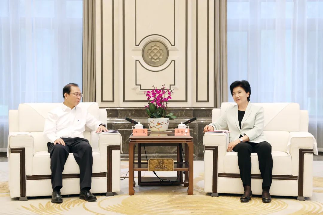 華電集團(tuán)黨組書記、董事長(zhǎng)江毅拜會(huì)黑龍江省委副書記、省長(zhǎng)梁惠玲