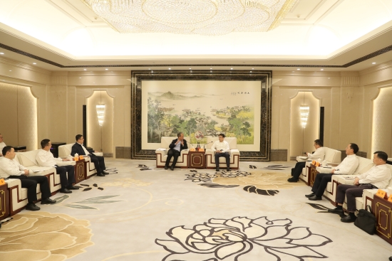 中國電建黨委副書記、總經理王斌與江蘇省委常委、蘇州市委書記曹路寶舉行會談