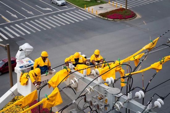 國網上栗縣供電公司開展首例旁路第四類帶電作業