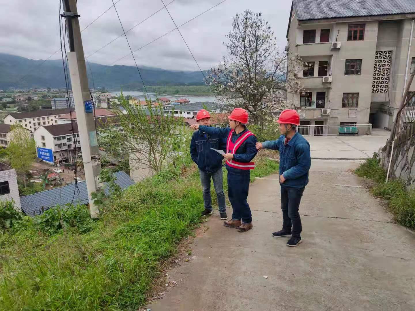 國網中方縣供電公司“監察巡視”查隱患 “把脈問診”開良方