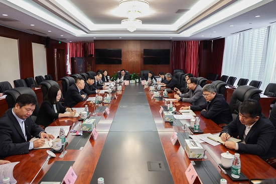 華能集團總經理、黨組副書記鄧建玲拜訪中國進出口銀行黨委副書記、行長任生俊