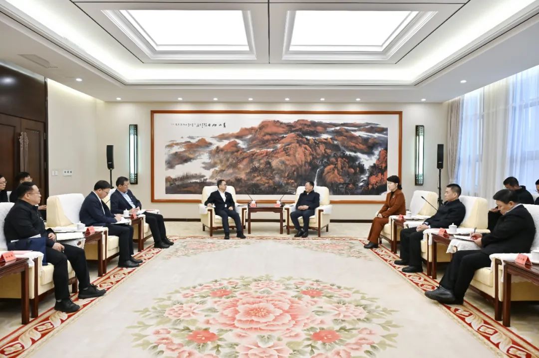 中國大唐集團(tuán)有限公司董事長鄒磊拜會內(nèi)蒙古自治區(qū)黨委書記孫紹騁、自治區(qū)主席王莉霞