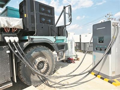 “1分鐘30度”，新能源重卡充電提速