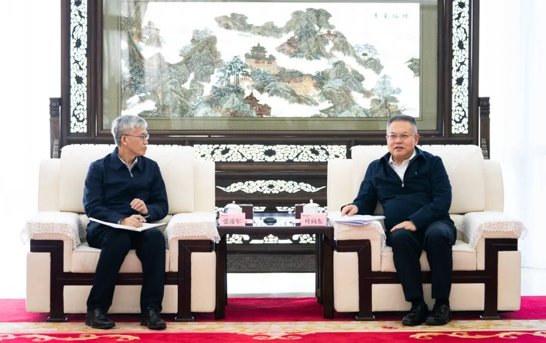 華電集團(tuán)黨組副書(shū)記、董事、總經(jīng)理葉向東會(huì)見(jiàn)東方電氣董事、總經(jīng)理、黨組副書(shū)記張彥軍