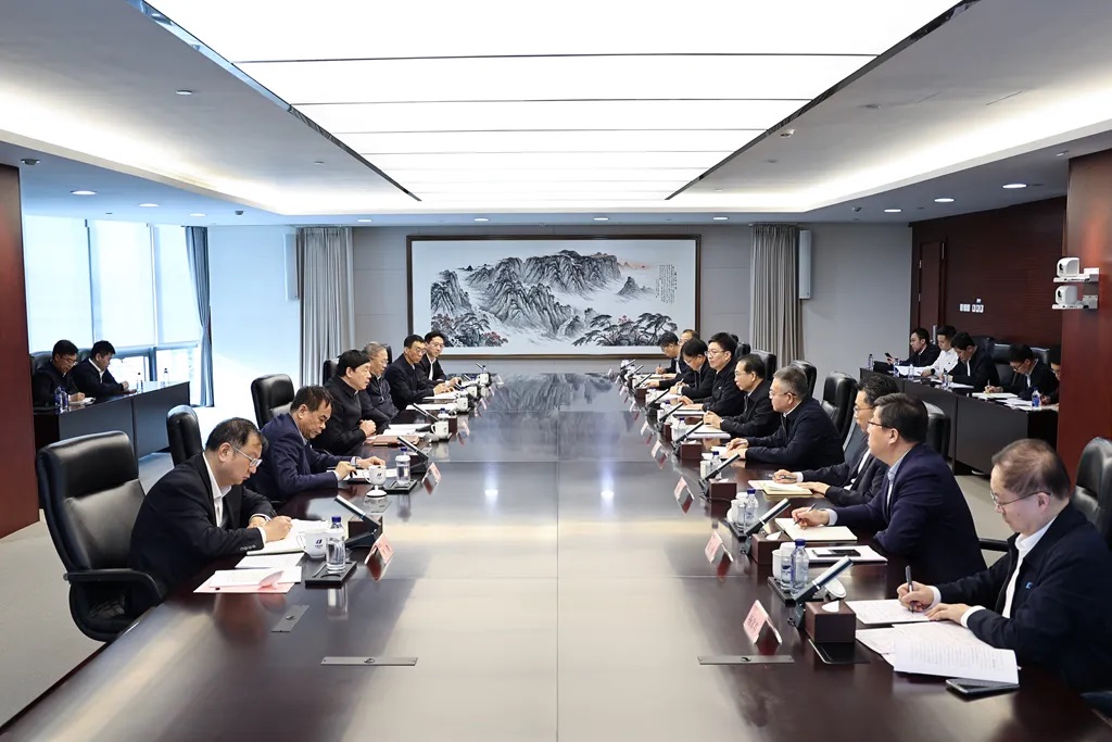 華電集團董事長江毅、總經理葉向東與國家電網董事長、黨組書記張智剛會談