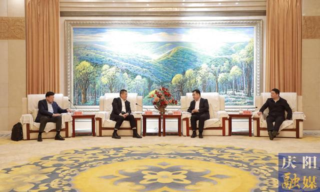 慶陽市委書記黃澤元、市長周繼軍與山東能源集團黨委書記、董事長李偉一行座談