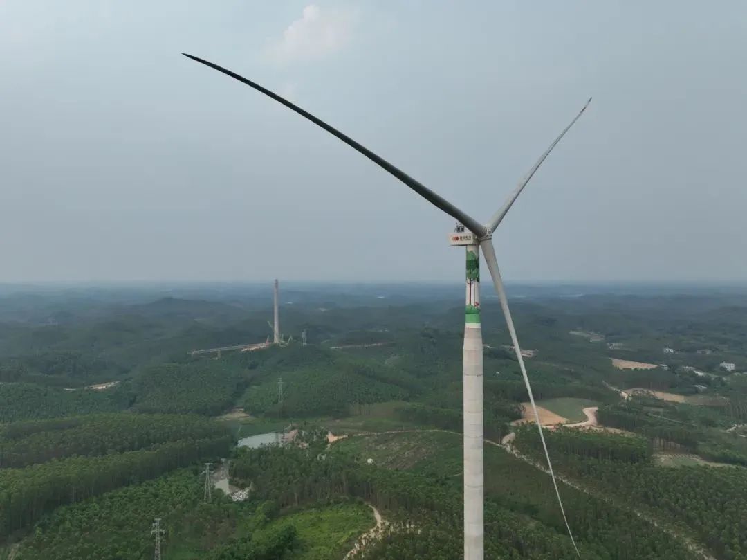 國投廣西那思風電場首批機組投產發電