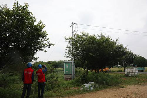 國網高安市供電公司上門為景區設備“義診”