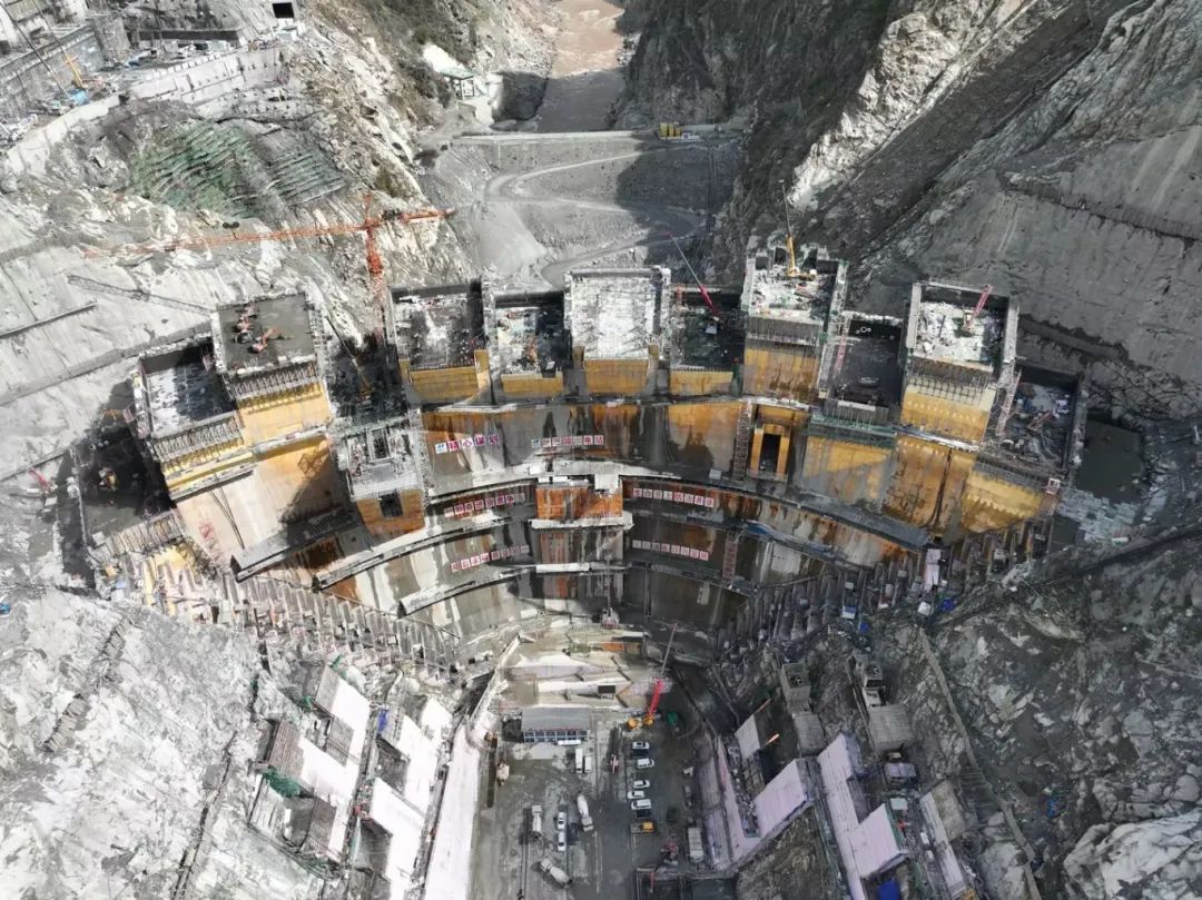 百萬立方米!國內在建最高雙曲拱壩水電站實現新突破