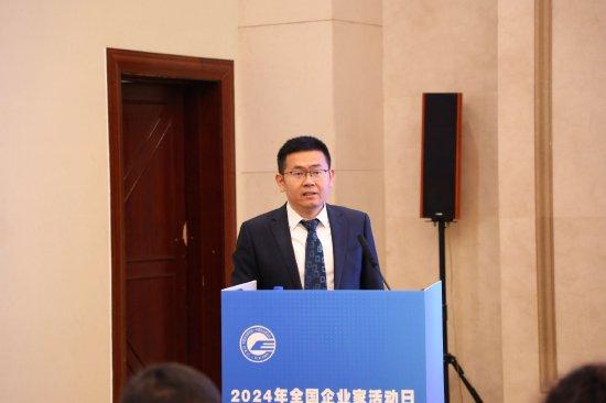 2023年中國新能源汽車銷量達950萬輛，在新能源汽車領(lǐng)域全球領(lǐng)先