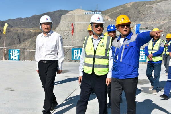 中國電建黨委副書記、總經理王斌到新疆重點項