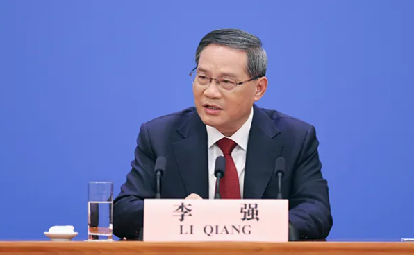 國務院總理李強：把發展新能源和清潔能源擺在更