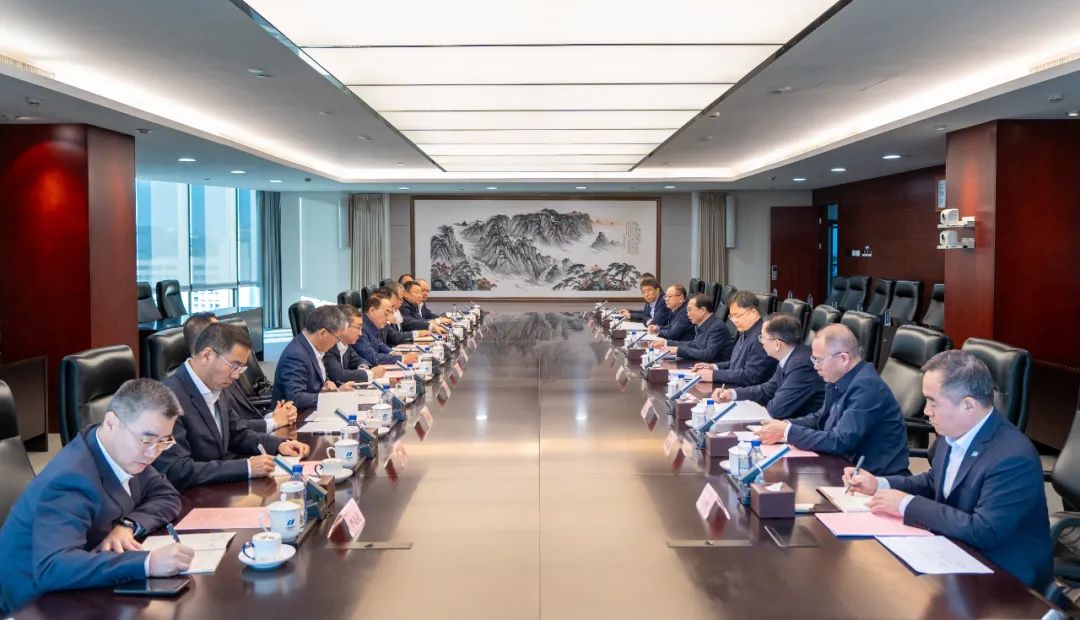 華電集團(tuán)黨組書記、董事長(zhǎng)江毅會(huì)見中國(guó)中車黨委書記、董事長(zhǎng)孫永才