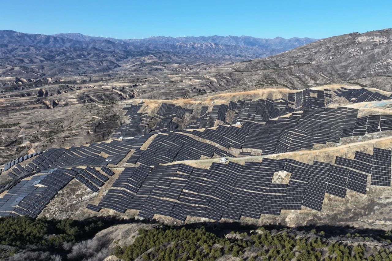 山西華電忻府7萬千瓦光伏項目全容量并網發電