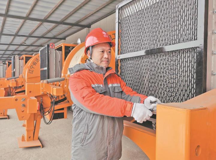 【國網特等勞模】陳震：創新攻堅步履不停 破解電網施工難題