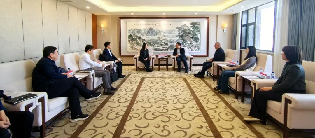 中國農業銀行吉林省分行黨委委員、副行長兼長春分行黨委書記、行長曹紅一行拜訪華電吉林公司